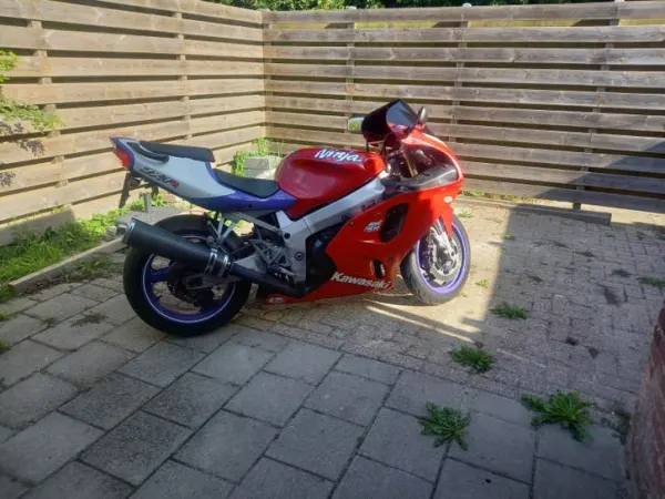 1998 Kawasaki Ninja ZX-7R - € 2.500 · Bieden (1/1)