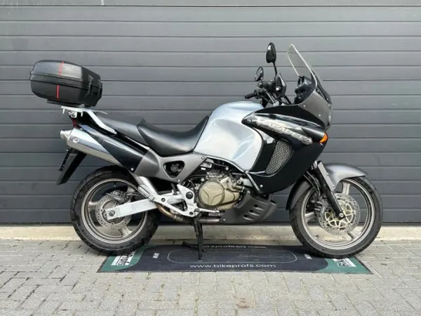 2000 Honda Varadero - € 2.950 (1/1)
