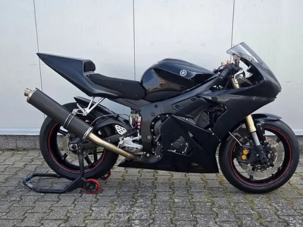 2006 Yamaha YZF R6 - € 3.995 · Bieden (1/1)