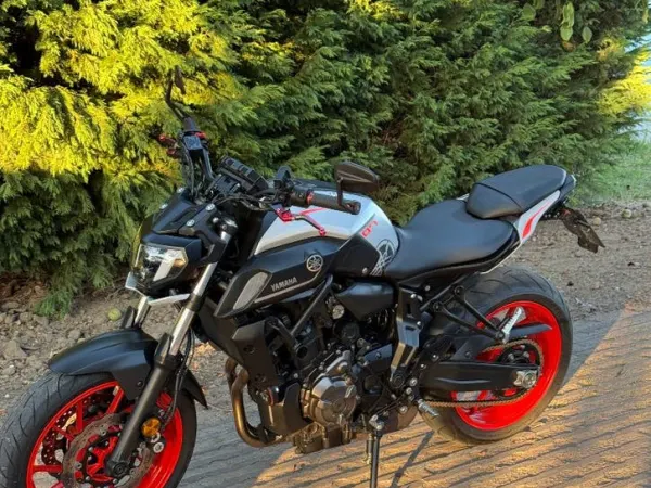 2020 Yamaha MT-07 - € 5.499 · Bieden (1/1)