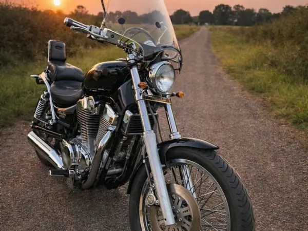 1987 Suzuki VS 1400 - € 2.800 · Bieden (1/1)