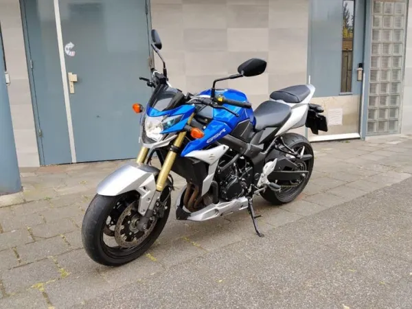 2014 Suzuki GSR 750 - € 3.250 · Bieden (1/1)