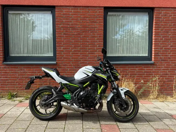 2020 Kawasaki Z650 uit 2020 - € 4.700 · Bieden (1/1)
