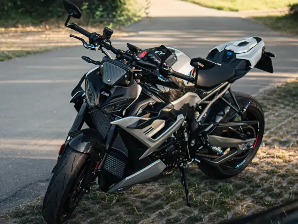 2025 BMW M 1000 R - € 30.000 (1/1)