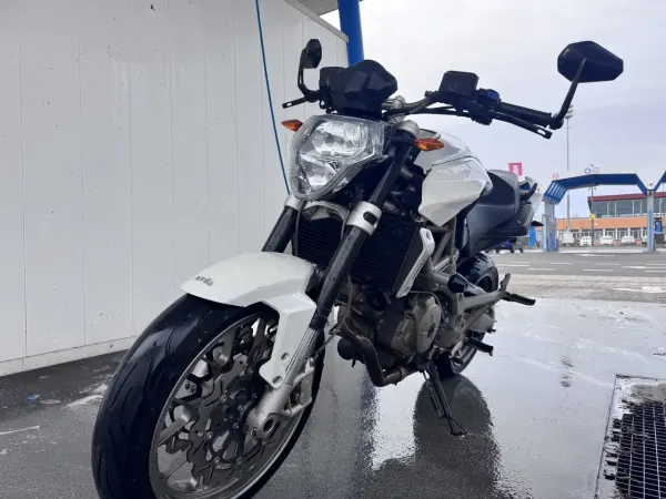 2009 Aprilia Shiver 750 - € 3.600 (1/1)