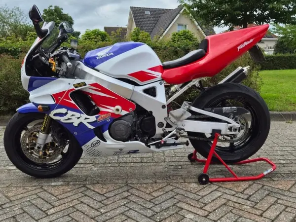 1992 Honda cbr900rr Fireblade sc28 1992 Mooi en Goed Onderhouden - € 5.950 (1/1)