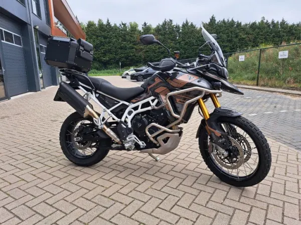 2025 Triumph Tiger 900 Rally Pro 2025 BTW 105 pk en 2300 km - €16,230 · Bidding (1/1)