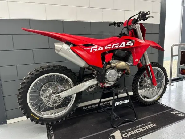 2025 Gasgas mc 250 f 40 uur !!! sxf - €5,950 (1/1)