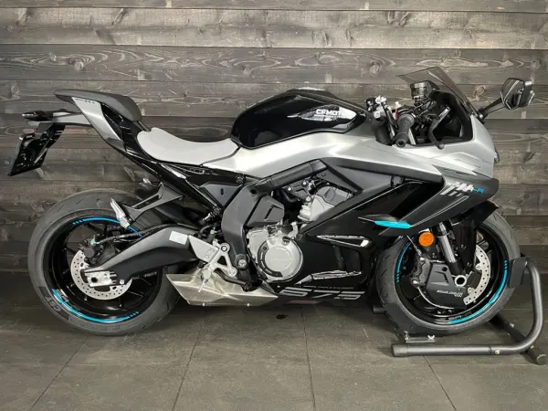 2026 Cfmoto 675 SR-R - € 8.999 (1/1)