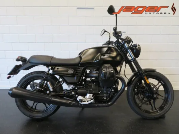 2020 Moto Guzzi V7 Stone V 7 III PERFECT! (bj 2020) - €7,450 (1/1)