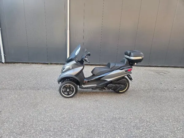 2018 Piaggio MP3 500 LT Sport ABS Grey Titanio met Weinig km - € 6.500 · Bieden (1/1)