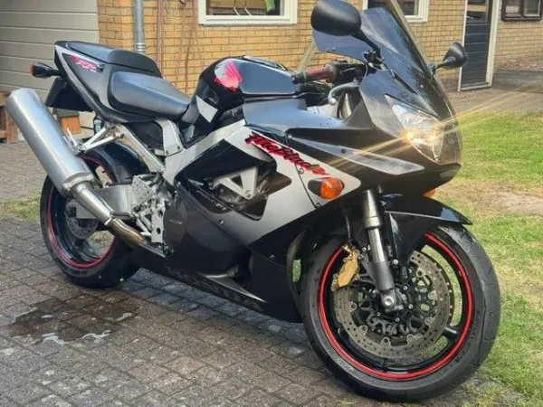 2000 Honda CBR 900 RR Fireblade - €2,500 (1/1)