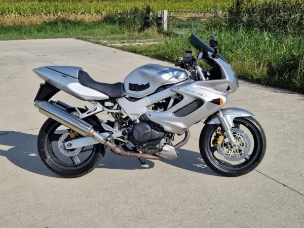 1997 Honda VTR 1000 - €1,200 · Bidding (1/1)