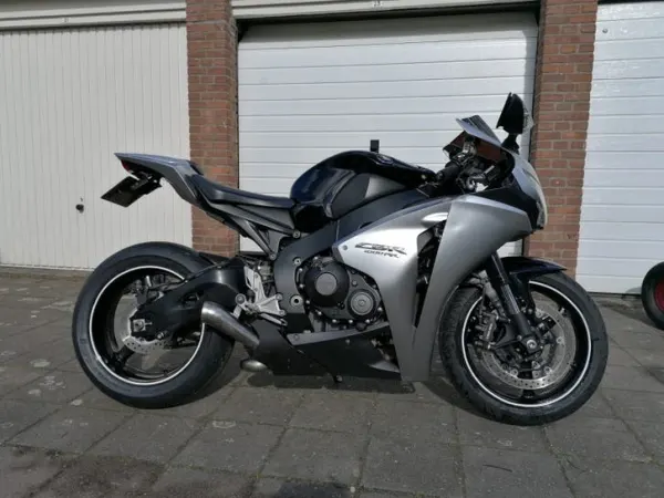 2008 Honda CBR 1000 RR Fireblade - €6,650 · Bidding (1/1)