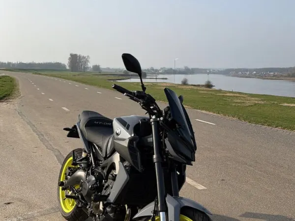 2017 Yamaha MT 09 - € 8.999 · Bieden (1/1)