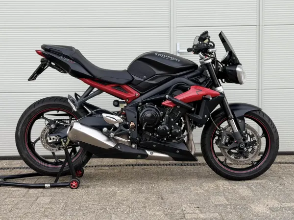 2015 Triumph Speed Triple 675 R - €6,600 (1/1)