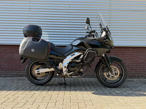 2004 Suzuki V-Strom 650 - €3,500 · Bidding (1/1)