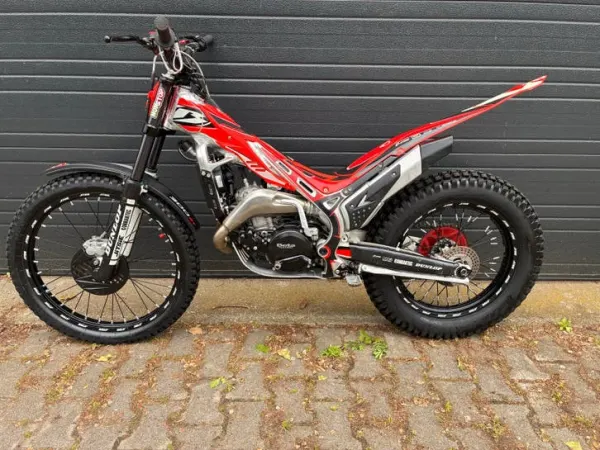 2019 Beta Evo 300-2019-Zeer Netjes met Belgische Papieren - €3,200 · Bidding (1/1)