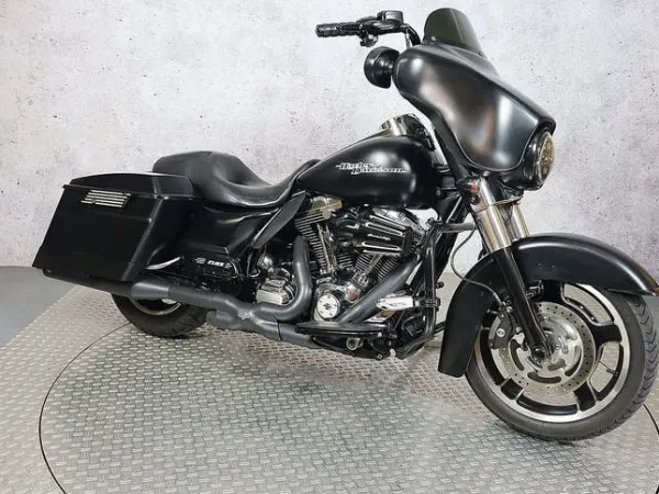 2012 Harley-Davidson Street Glide - €14,750 · Bidding (1/1)
