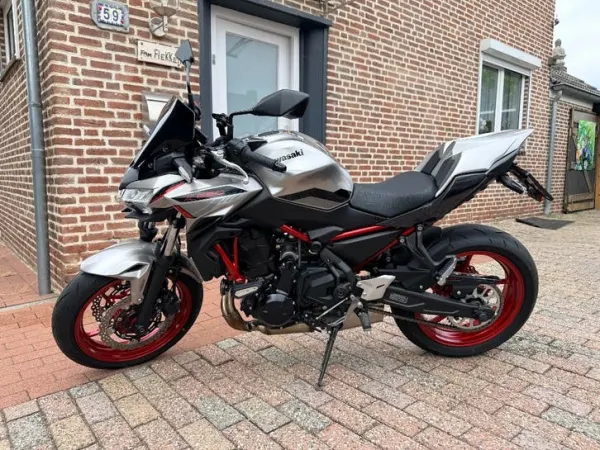 2023 Kawasaki Z650 (2023) – Slechts 493 km - €6,900 · Bidding (1/1)
