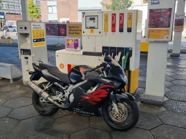 Bouwjaar onbekend Honda CBR 600 F - € 1.800 · Bieden (1/1)