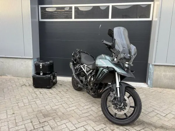 2024 Suzuki V-Strom 800 Rhino Pakket Methallic Matt Steel Green - € 8.500 · Bieden (1/1)