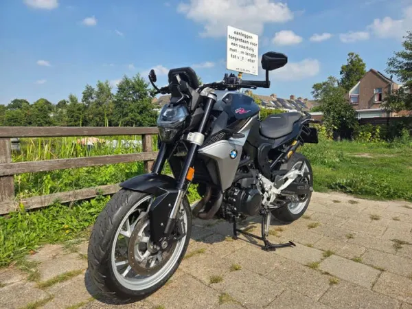 2022 BMW F 900 R - €8,500 (1/1)