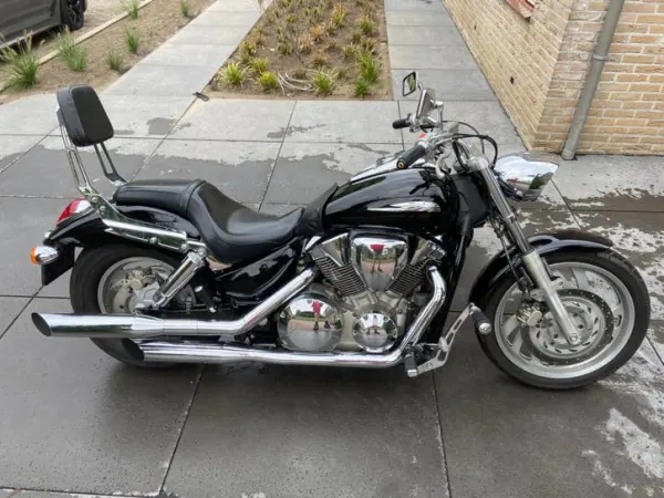 2005 Honda VTX 1300 C - € 5.950 (1/1)