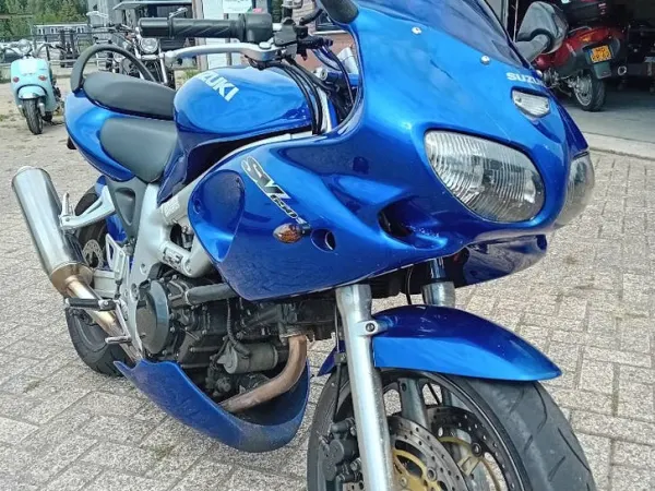 2000 Suzuki SV 650 - € 1.975 · Bieden (1/1)