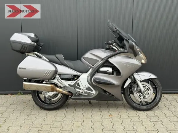 Bouwjaar onbekend Honda ST 1300 - € 3.450 · Bieden (1/1)