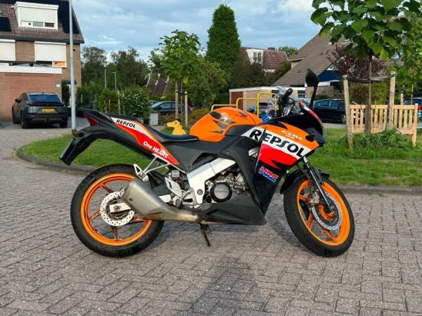 2013 Honda CBR 125 R 125cc A1 Motor - € 2.400 · Bieden (1/1)