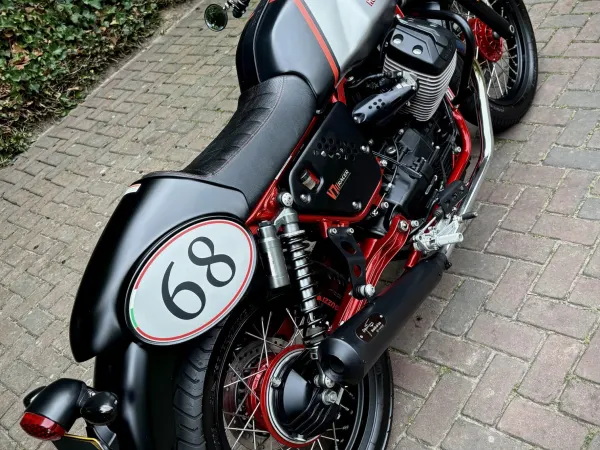 2016 Moto Guzzi V7 II Racer Limited Edition 2016 9100km! - € 8.250 (1/1)