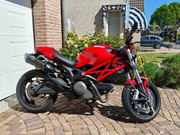 2008 Ducati Monster 696 - €3,395 · Bidding (1/1)