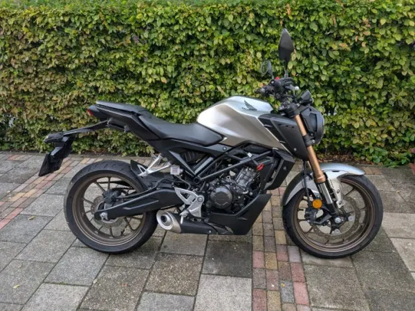 2024 Honda CB 125 R - € 4.100 · Bieden (1/1)