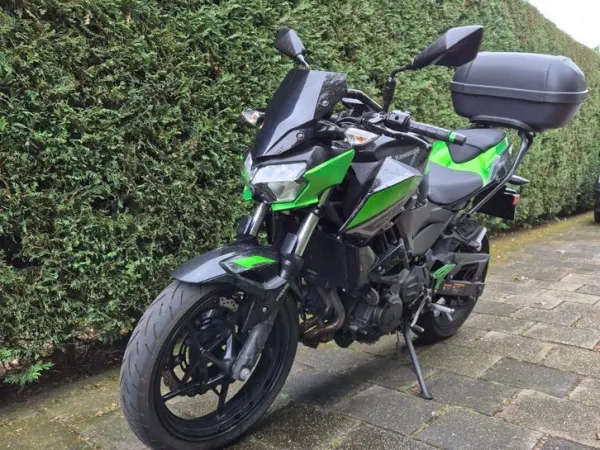 2023 Kawasaki Z 400 - € 4.900 · Bieden (1/1)