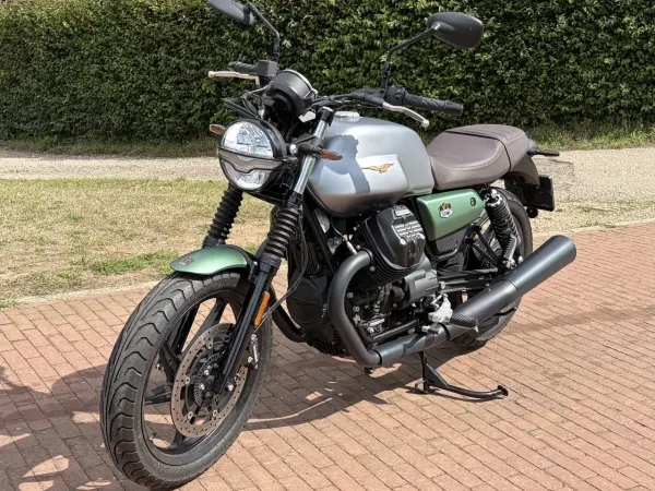 2021 Moto Guzzi V 7 - € 8.999 (1/1)
