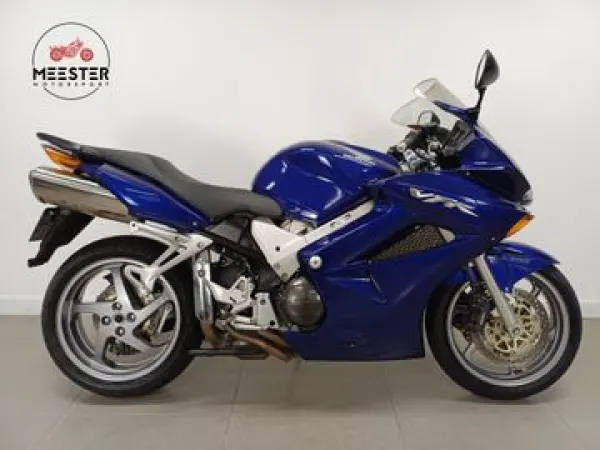 2004 Honda VFR 800 FI Vtec ABS - €3,750 (1/1)
