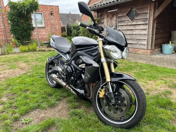 2015 Triumph Street Triple 675 ABS; 45dkm; Quick-Shifter - Gereserveerd (1/1)