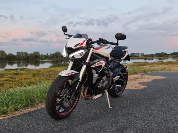 2020 Triumph Street Triple S - € 6.600 (1/1)