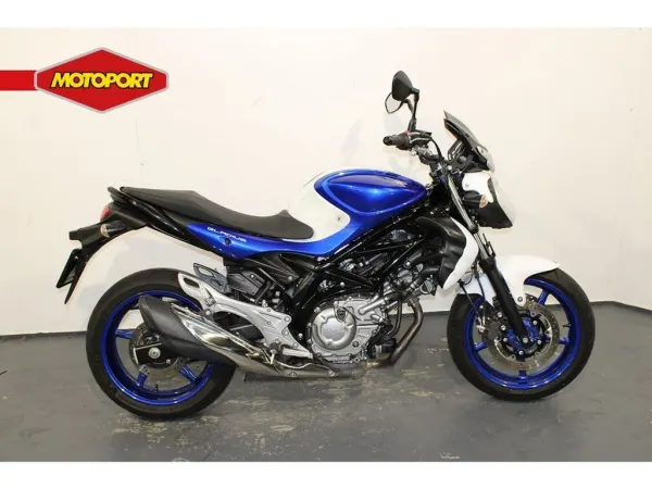 2014 Suzuki SFV 650 Gladius ABS - €4,450 · Bidding (1/1)
