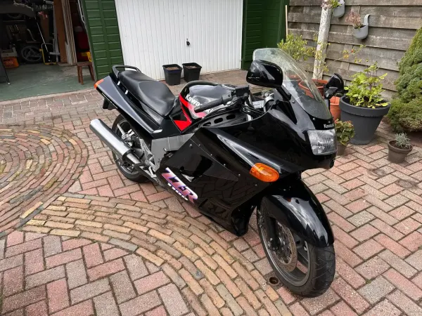 1991 Kawasaki ZZR 1100 - € 1.000 (1/1)