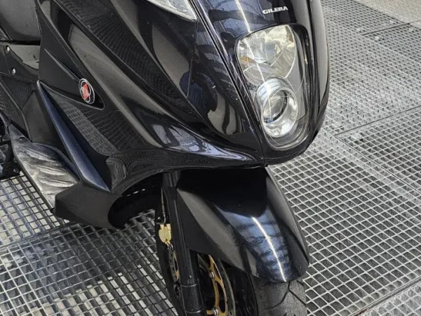 2011 Gilera GP800 - Price on request (1/1)
