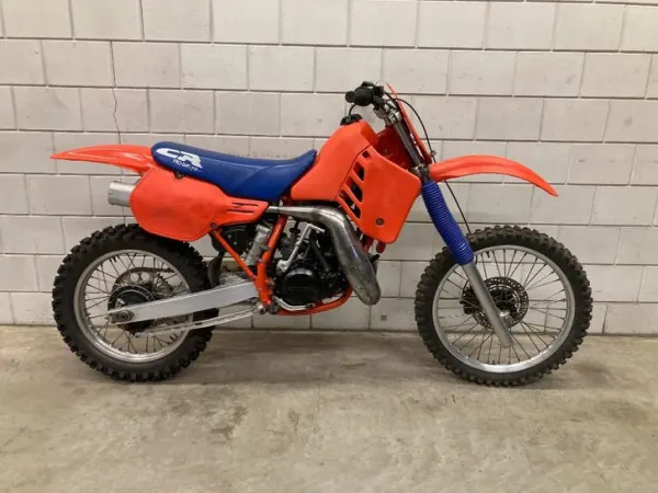 1985 Honda CR 250 en Honda CR 125 1985 Crossmotor - €6,750 · Bidding (1/1)