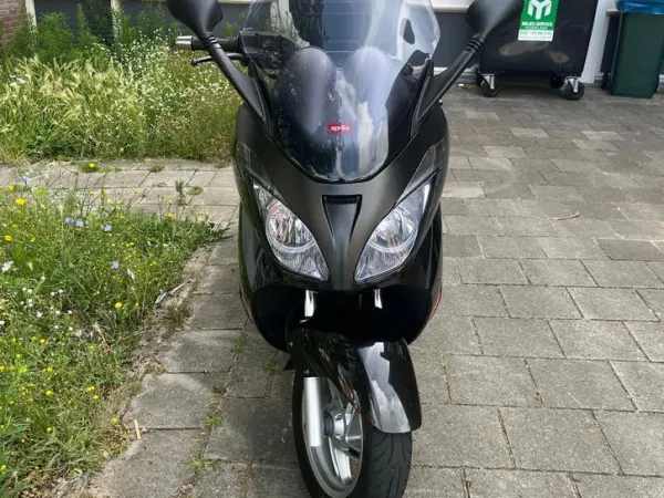 2011 Aprilia Atlantic 300 | Goed Onderhouden | Topkoffer - € 1.950 (1/1)