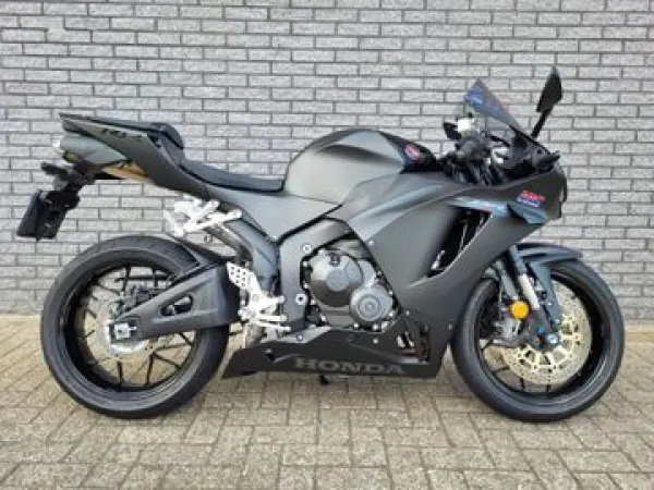 2025 Honda CBR 600 RR - € 12.490 (1/1)