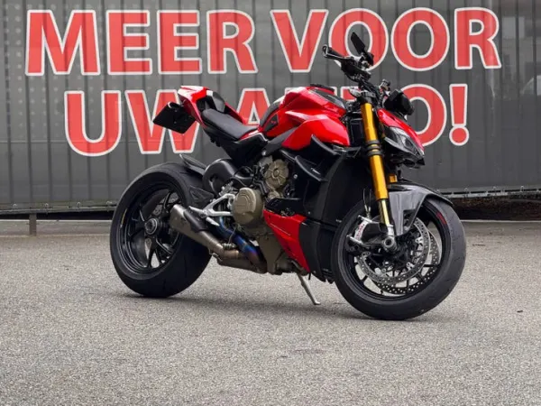 2022 Ducati Streetfighter v4s 2022 Akra Carbon Dealer Onderhouden - € 24.999 · Bieden (1/1)