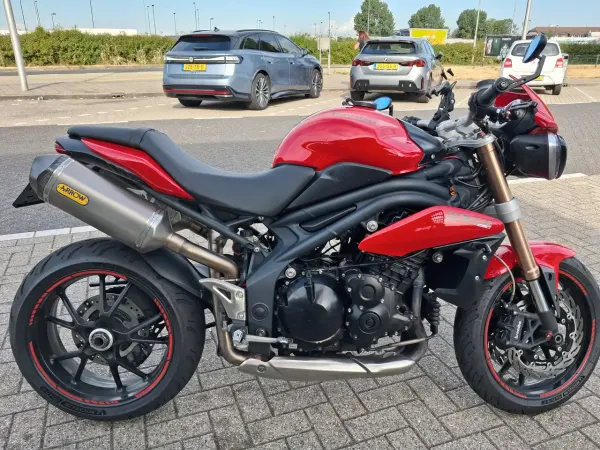 2011 Triumph Speed Triple 1050 - € 5.950 (1/1)