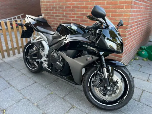 Bouwjaar onbekend Honda CBR 600 RR - € 5.250 · Bieden (1/1)