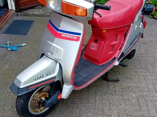 Bouwjaar onbekend Honda NH 125 Lead - € 1.100 · Bieden (1/1)