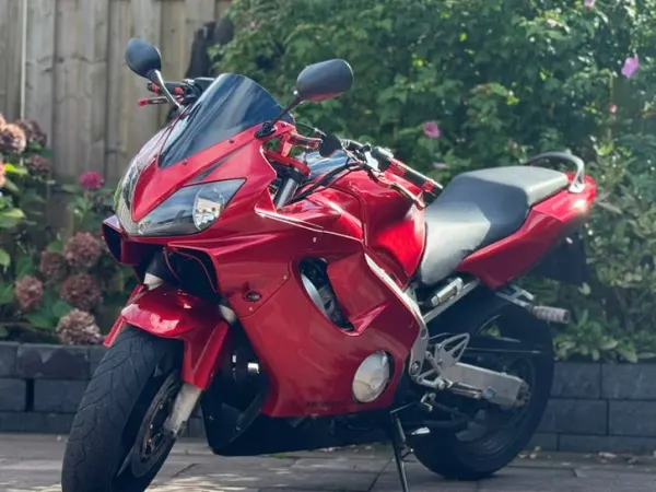2002 Honda CBR 600 F4i - €2,900 · Bidding (1/1)